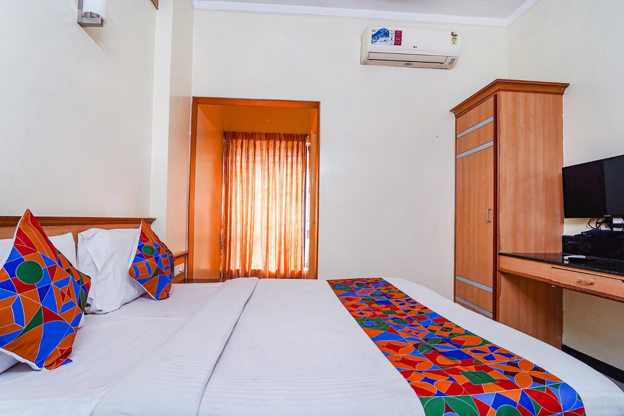קוימבטור Fabhotel Ess Paradise - Nr Bus Stand מראה חיצוני תמונה